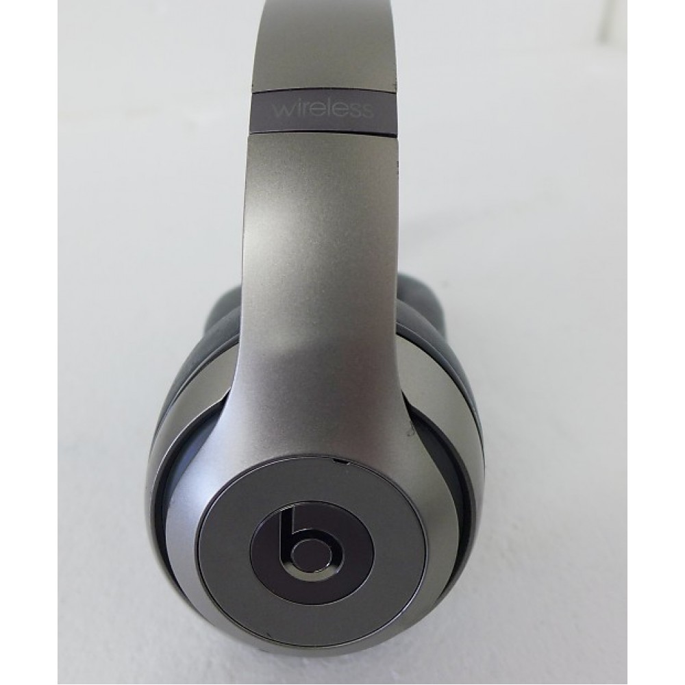 skyld Beskatning apologi Beats by Dr Dre Studio 2.0 Wireless Headphones - Titanium MINT, USED